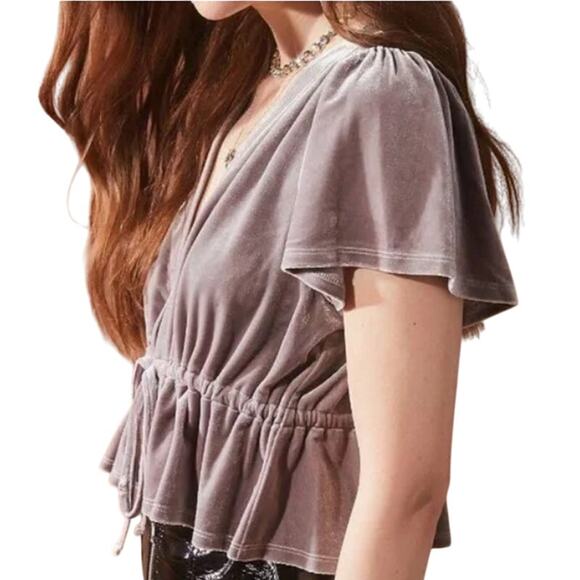 Urban Outfitters Goldie Velvet Tie Top Flutter Sleeve Size Small Silver Velour - Picture 3 of 8